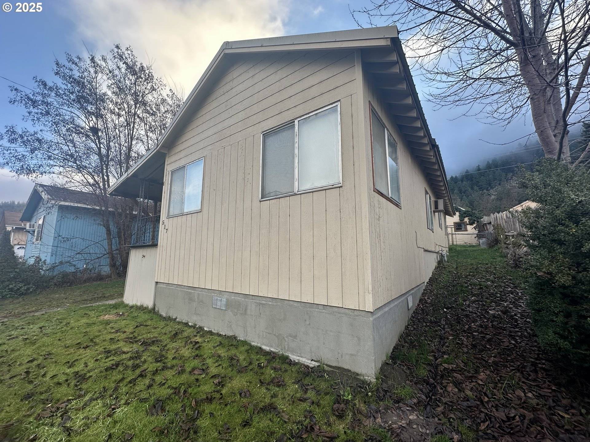 Klickitat, WA 98628,517 N MAIN ST