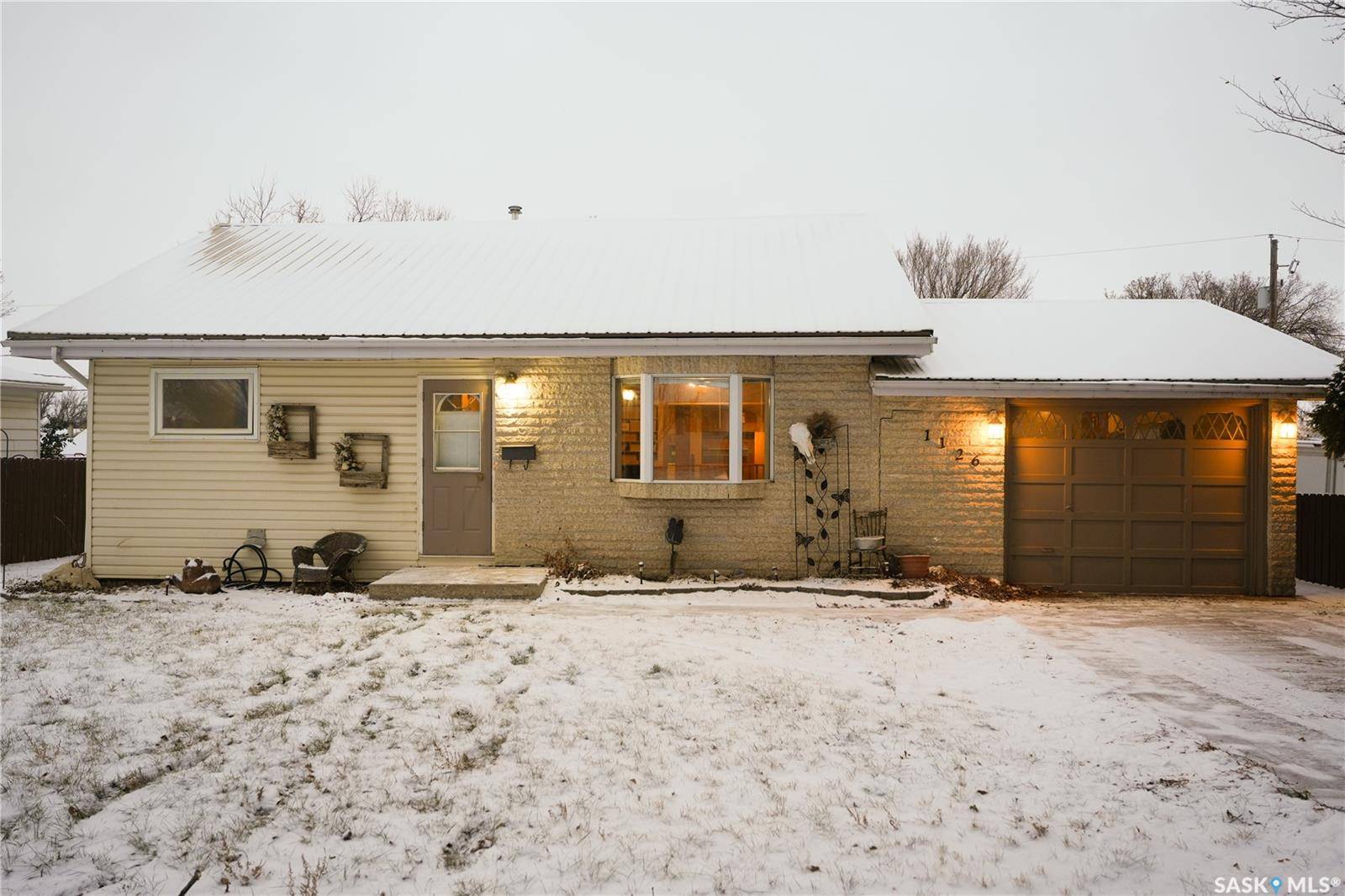Moose Jaw, SK S6H 5B9,1126 Iroquois STREET W
