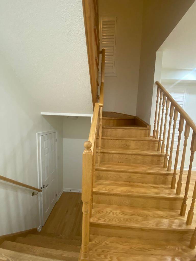 Brampton, ON L6X 5K5,61 Vezna CRES