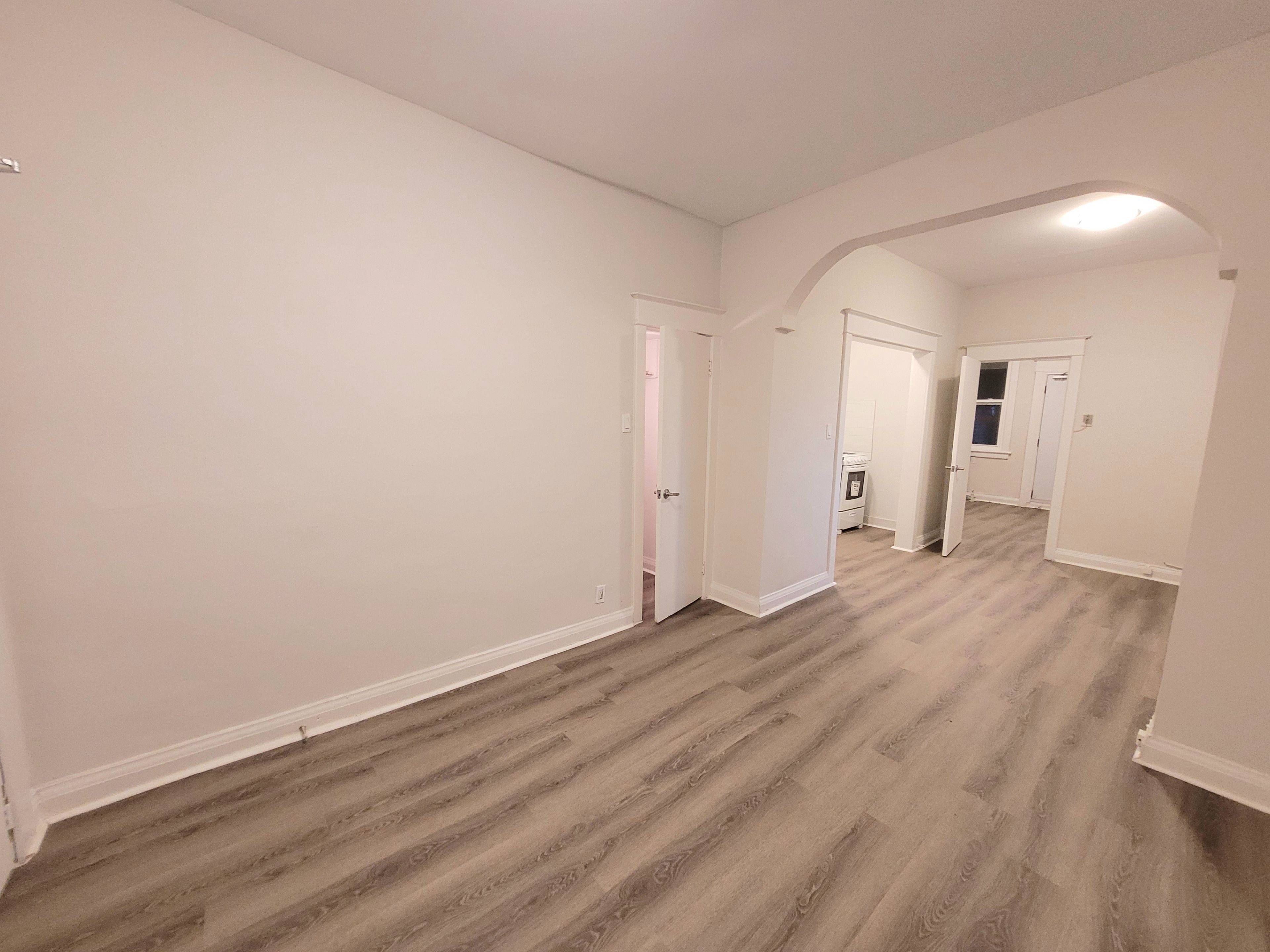 Hamilton, ON L8N 2C3,133 John ST S #2