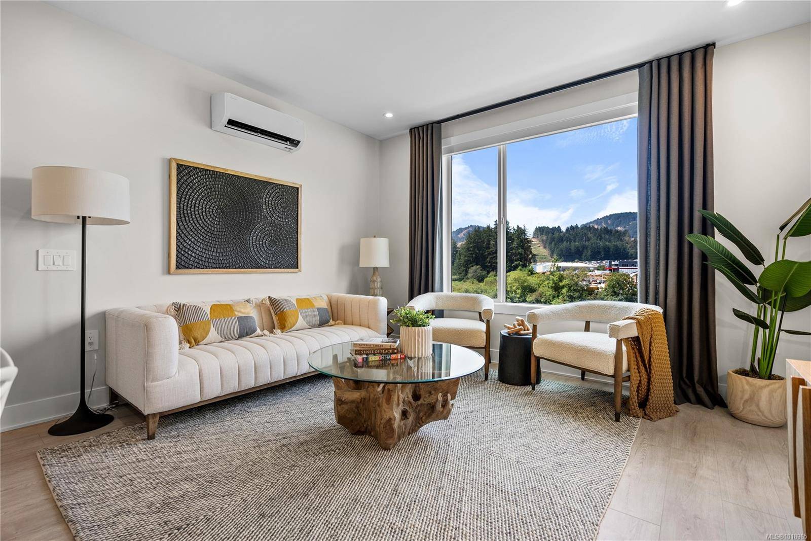 Langford, BC V9B 7B4,1371 Goldstream Ave #606