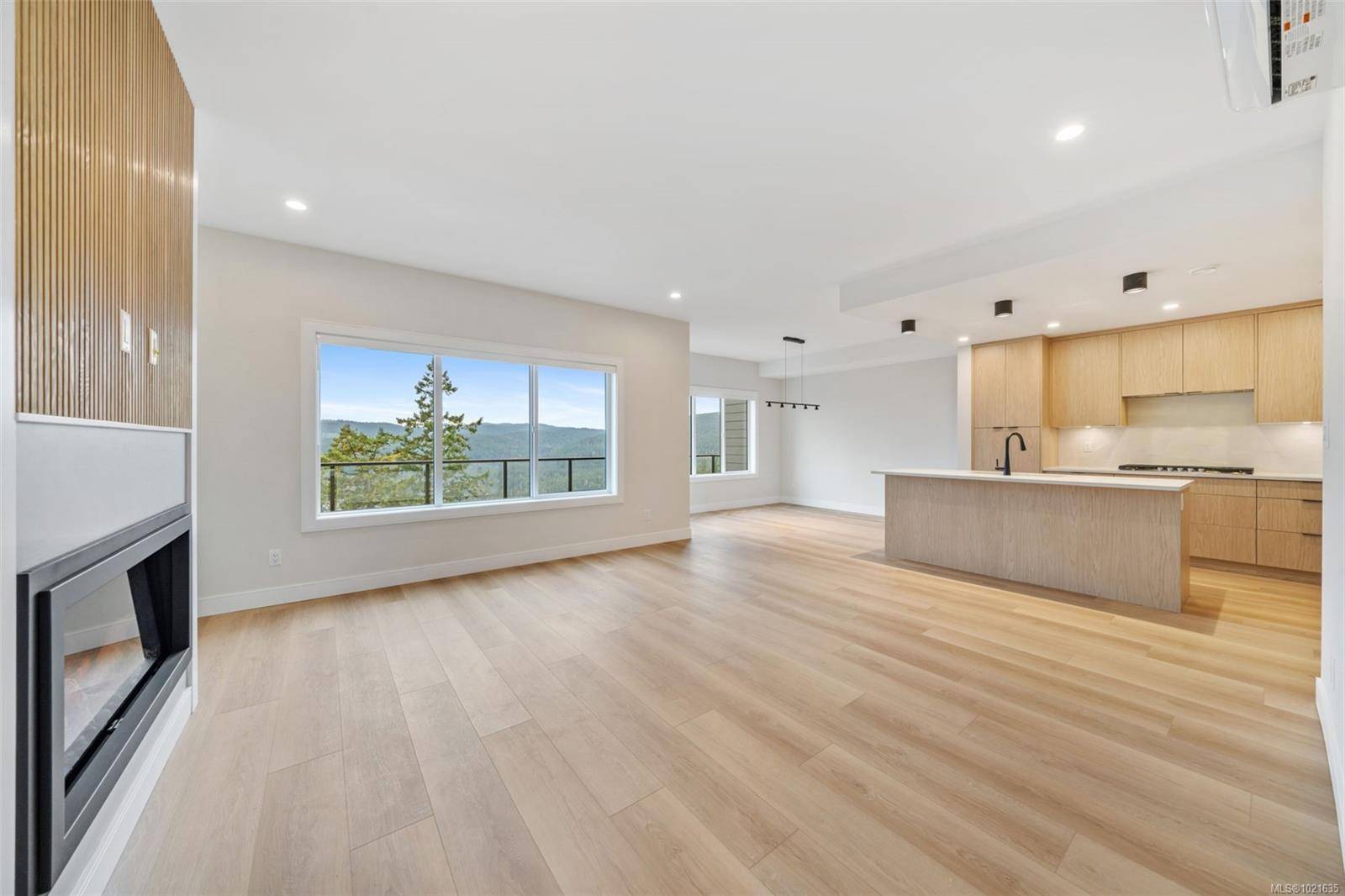 Langford, BC V9B 7E2,2516 Bronzite Pl