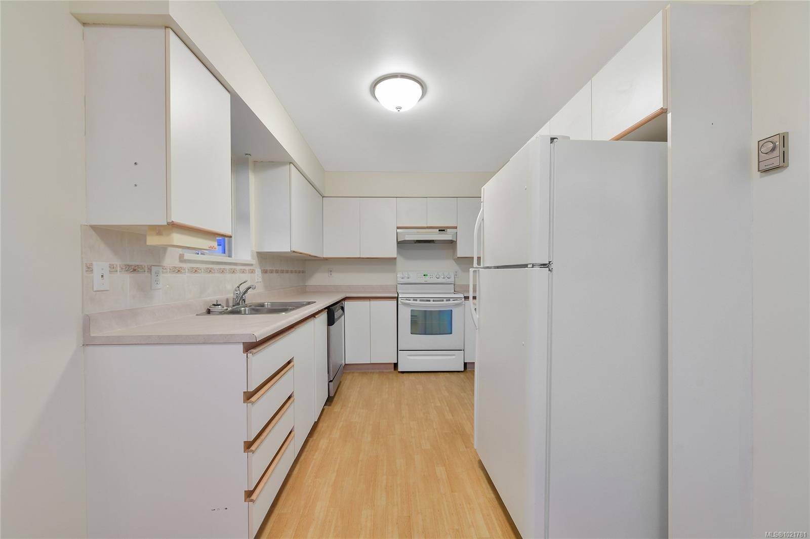 Central Saanich, BC V8M 2C1,2600 Ferguson Rd #1131