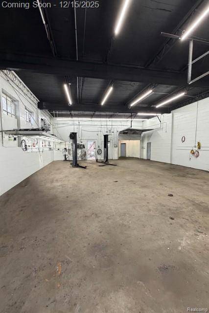 Detroit, MI 48205,14904 E 7 Mile RD