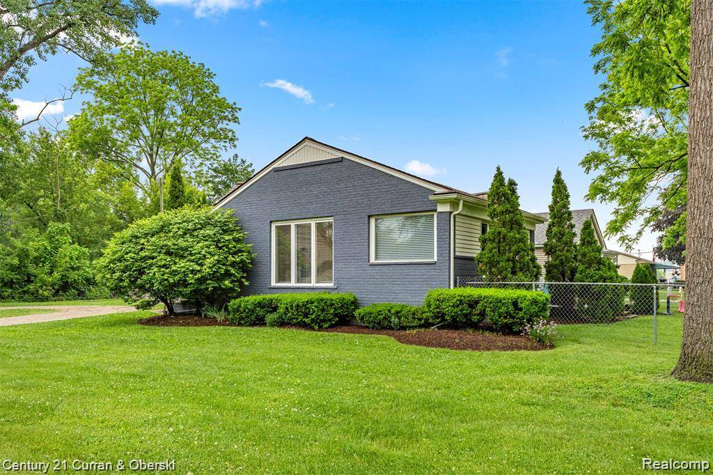 Livonia, MI 48152,29118 Clarita ST