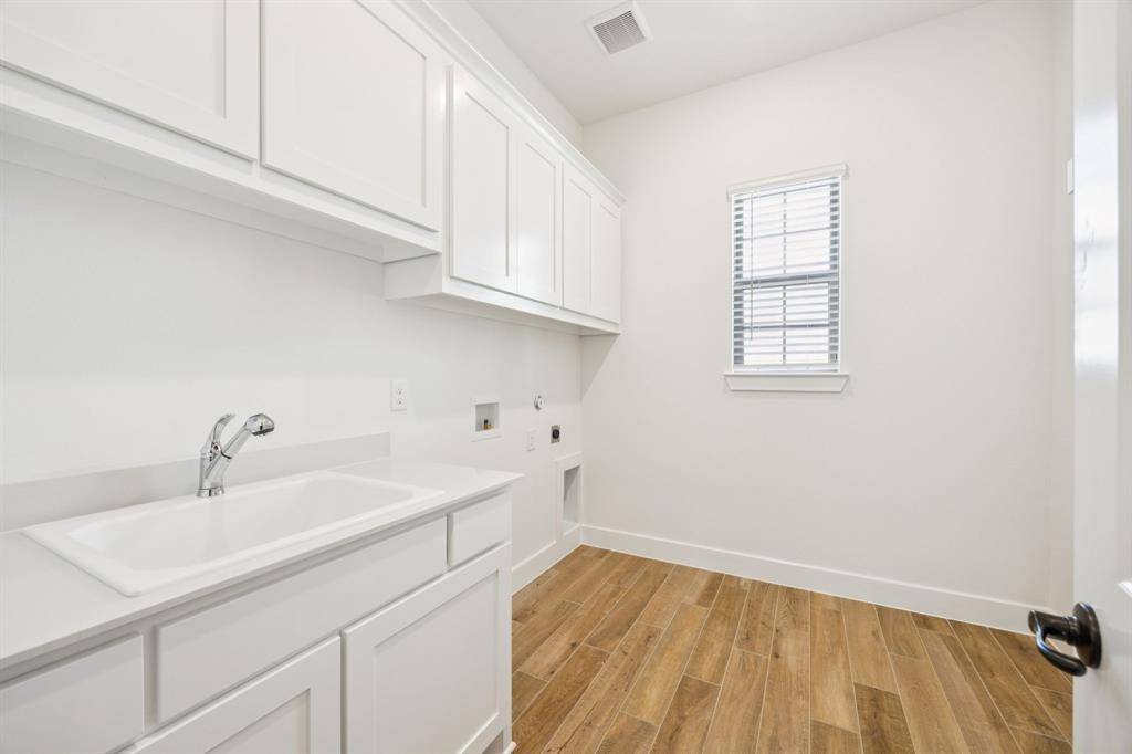 Waxahachie, TX 75165,112 Swan Lake Drive