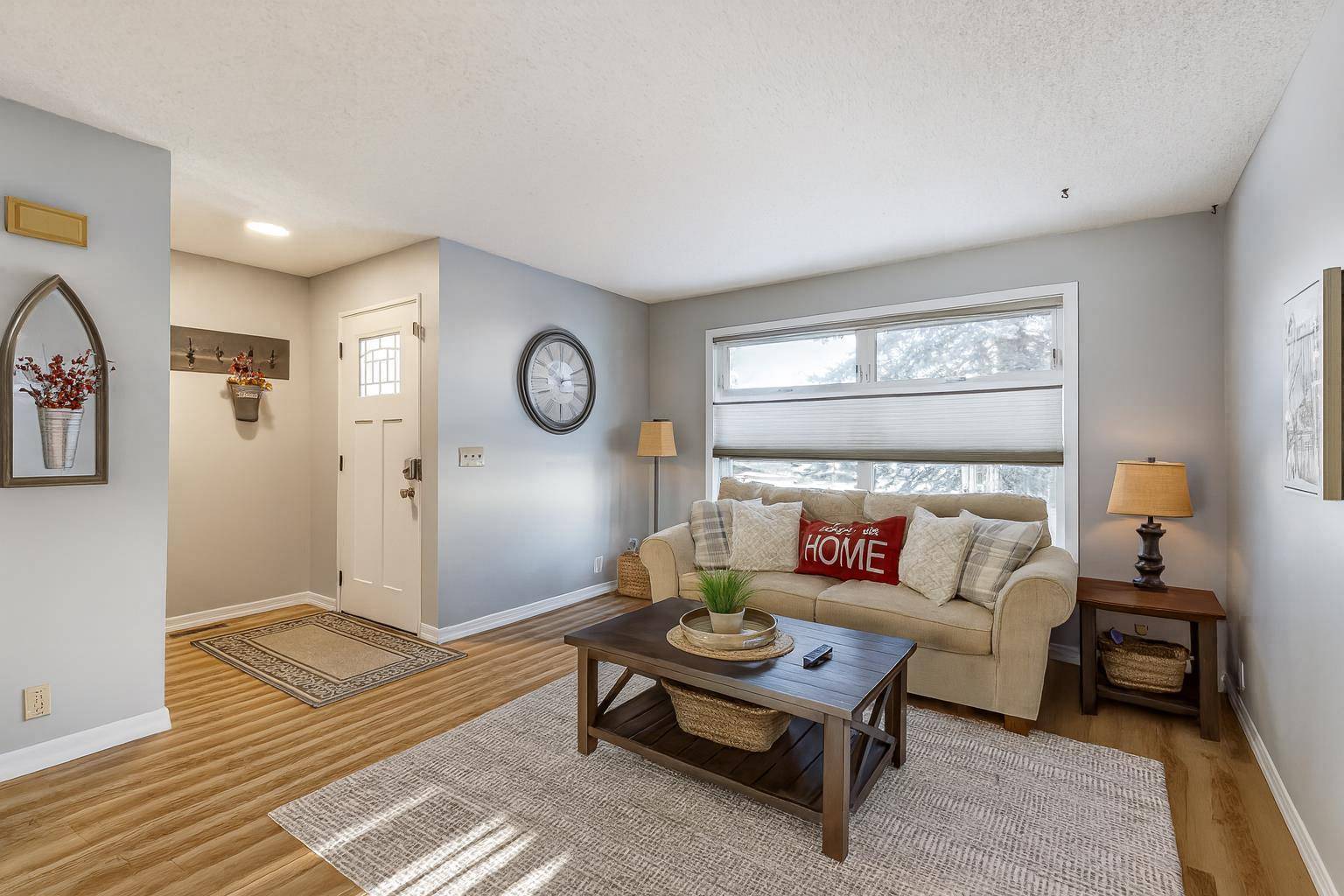 Calgary, AB T2W 4Z5,123 Woodsman LN SW