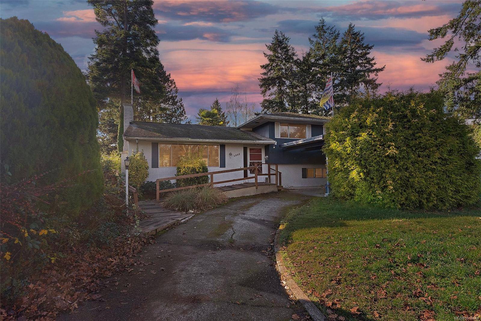 Saanich, BC V8X 2J3,4088 Cedar Hill Cross Rd