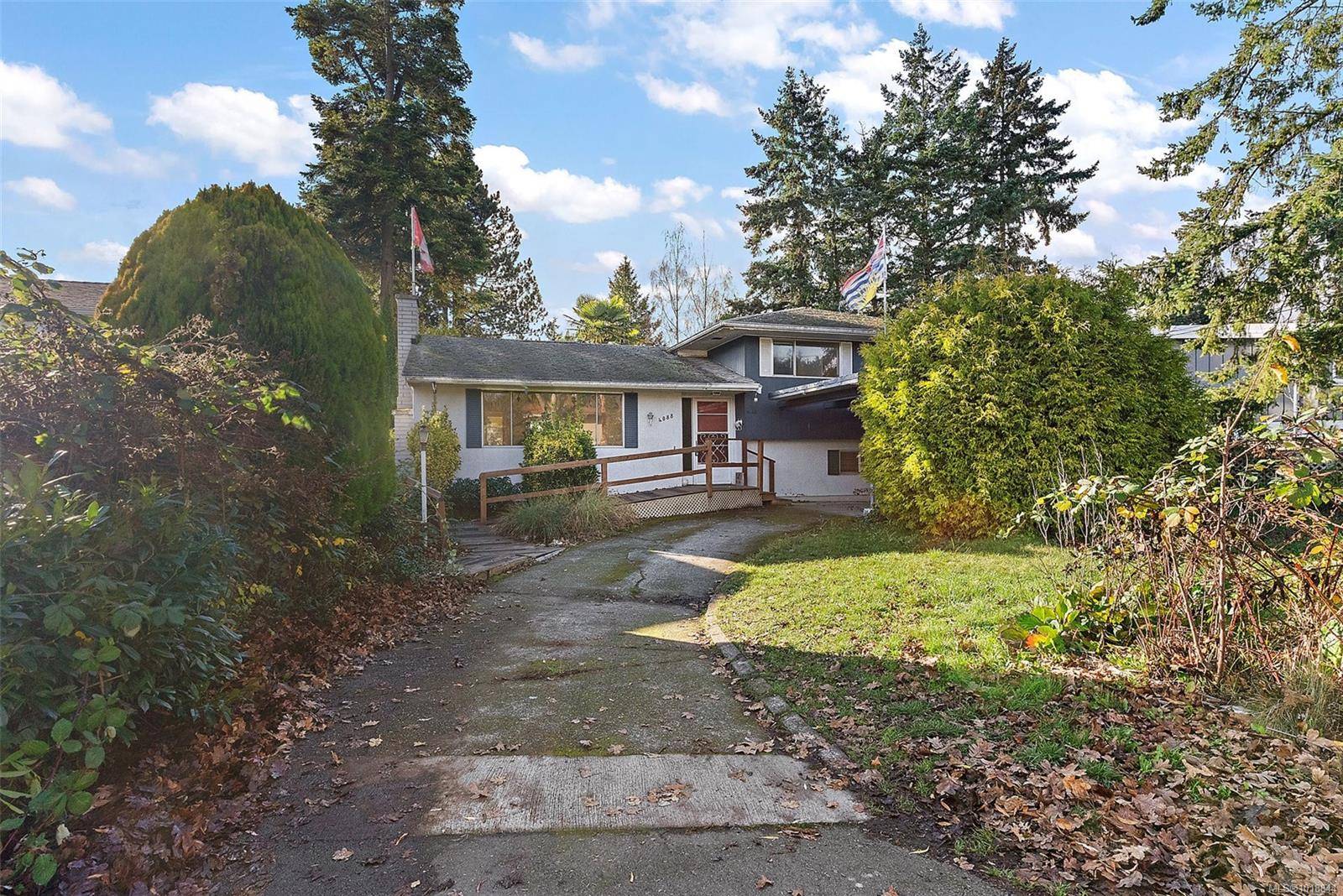 Saanich, BC V8X 2J3,4088 Cedar Hill Cross Rd