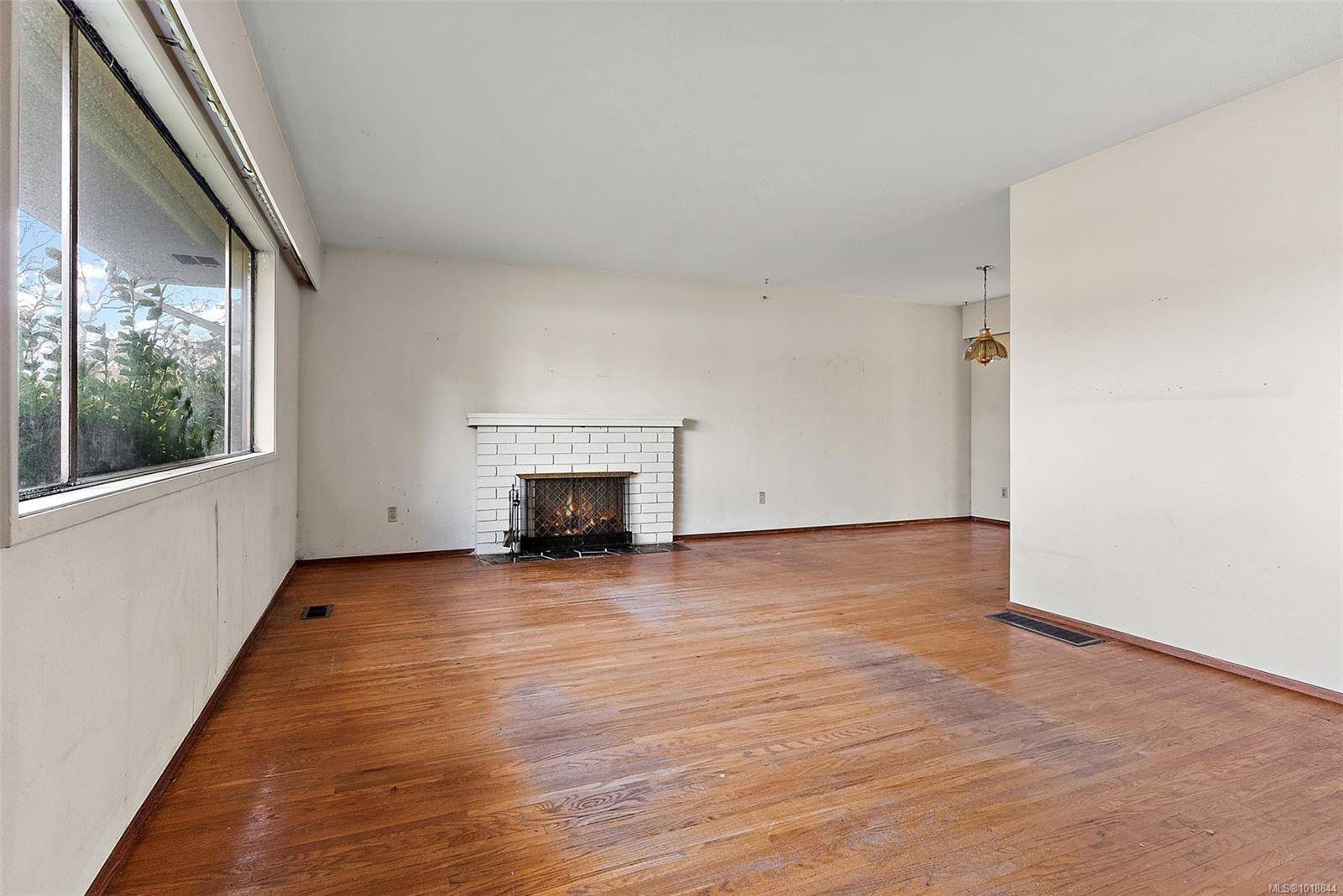 Saanich, BC V8X 2J3,4088 Cedar Hill Cross Rd