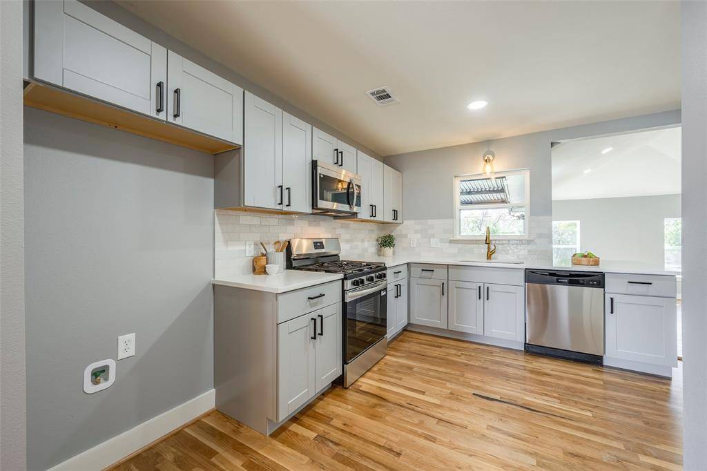 Dallas, TX 75228,10136 San Juan Avenue