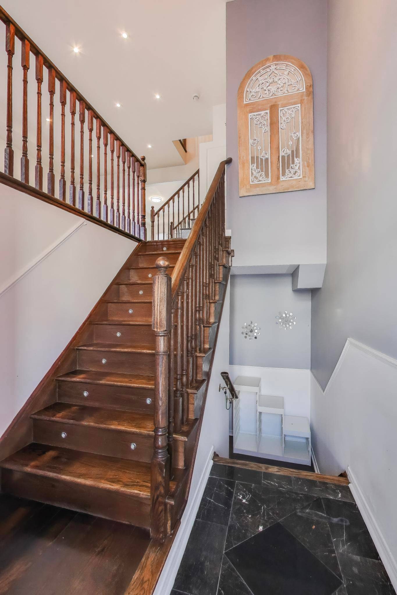 Toronto C13, ON M4A 2Y1,26 Jinnah CT