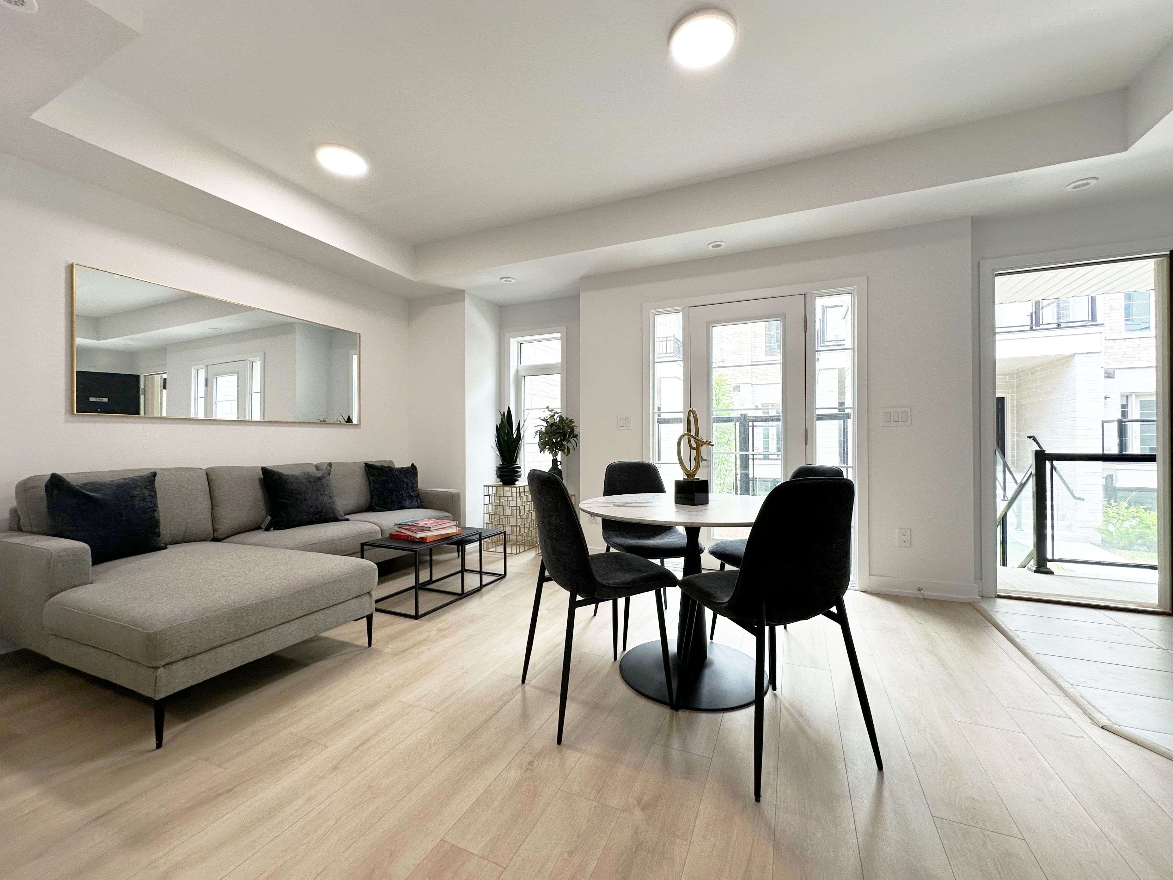 Pickering, ON L1X 0R3,1655 Palmers Sawmill RD #902