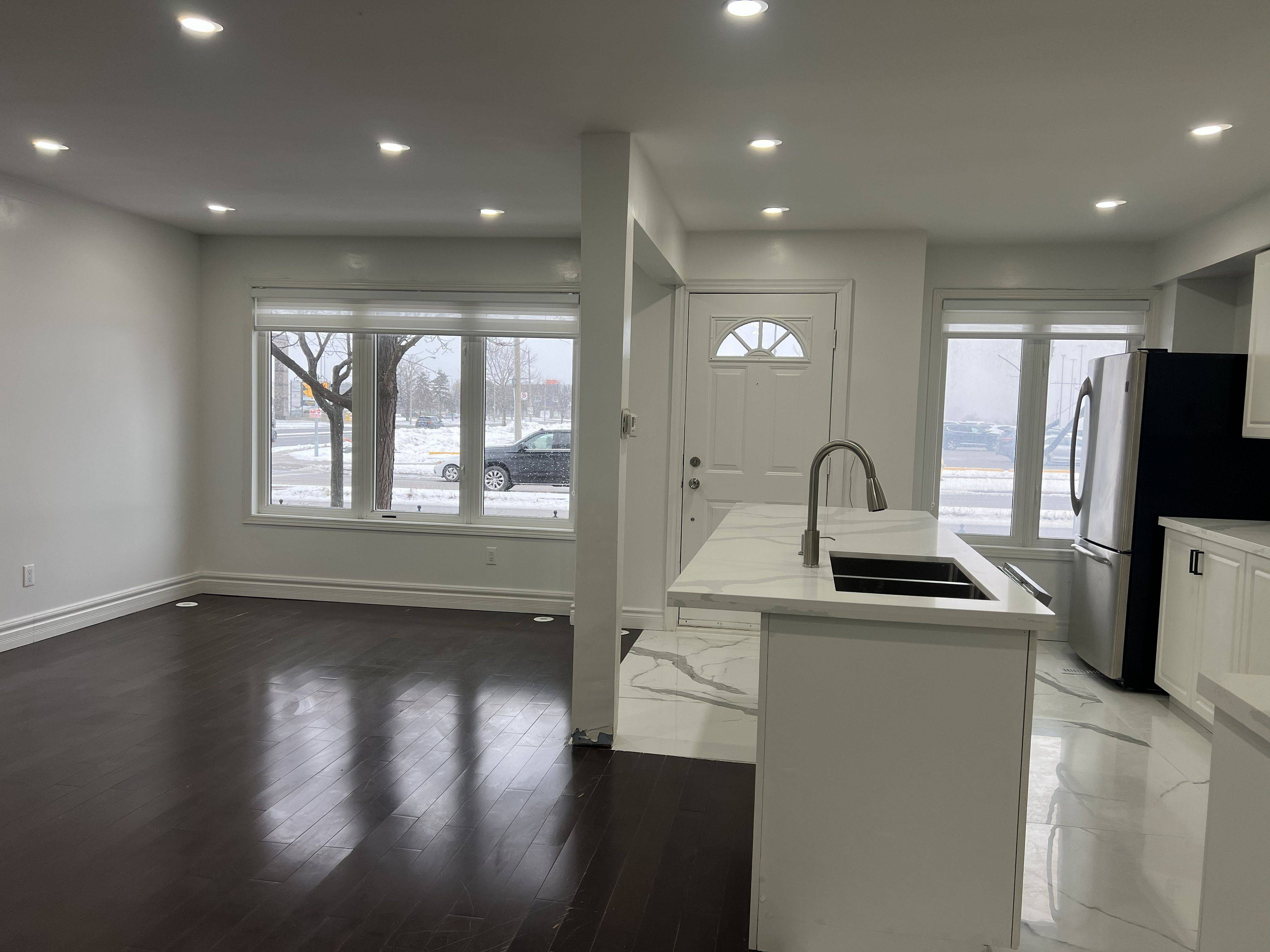 Toronto E11, ON M1B 5Y7,29 Rosebank DR #807