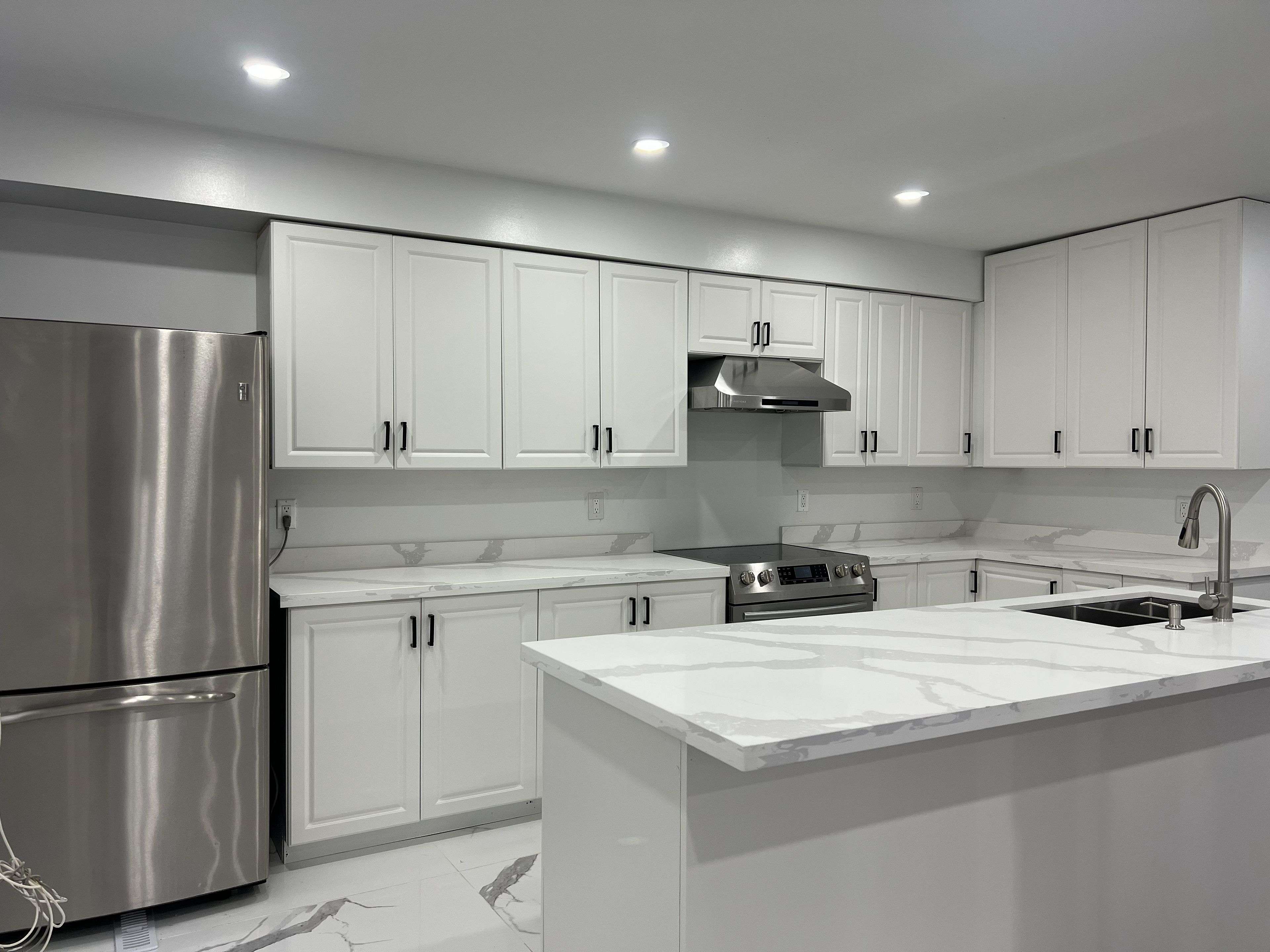 Toronto E11, ON M1B 5Y7,29 Rosebank DR #807