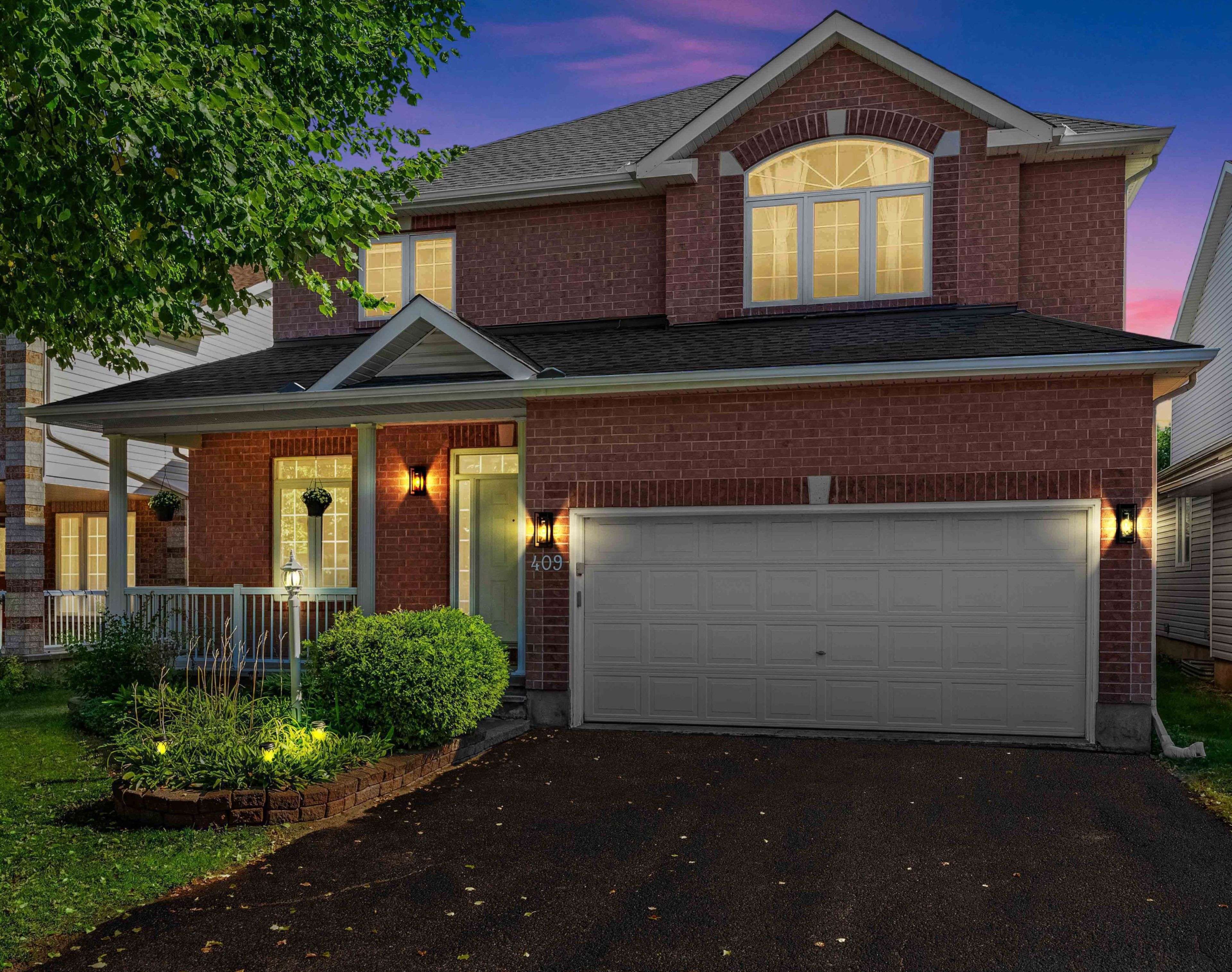 Barrhaven, ON K2J 4W9,409 Beatrice DR