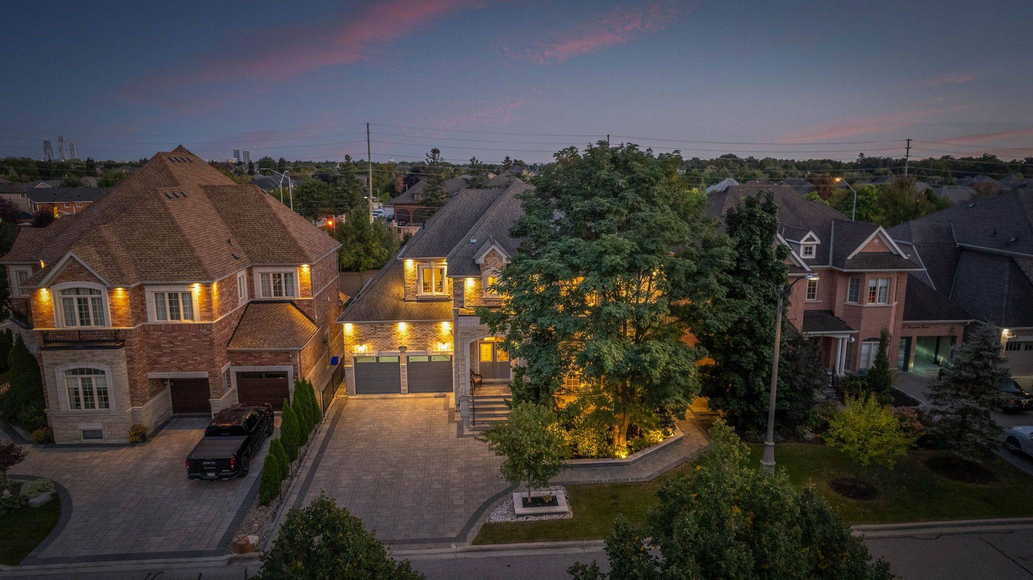 Vaughan, ON L4H 3G6,11 Beauvista CT