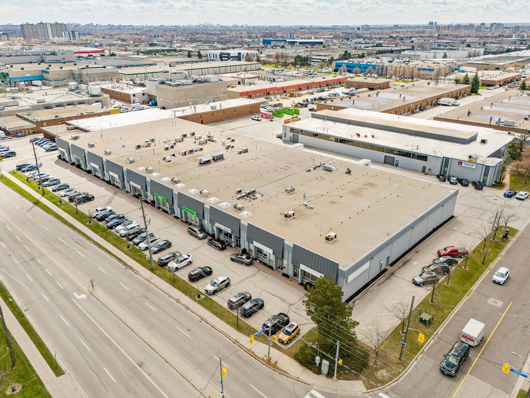 Toronto W05, ON M9L 1V3,368 Signet DR