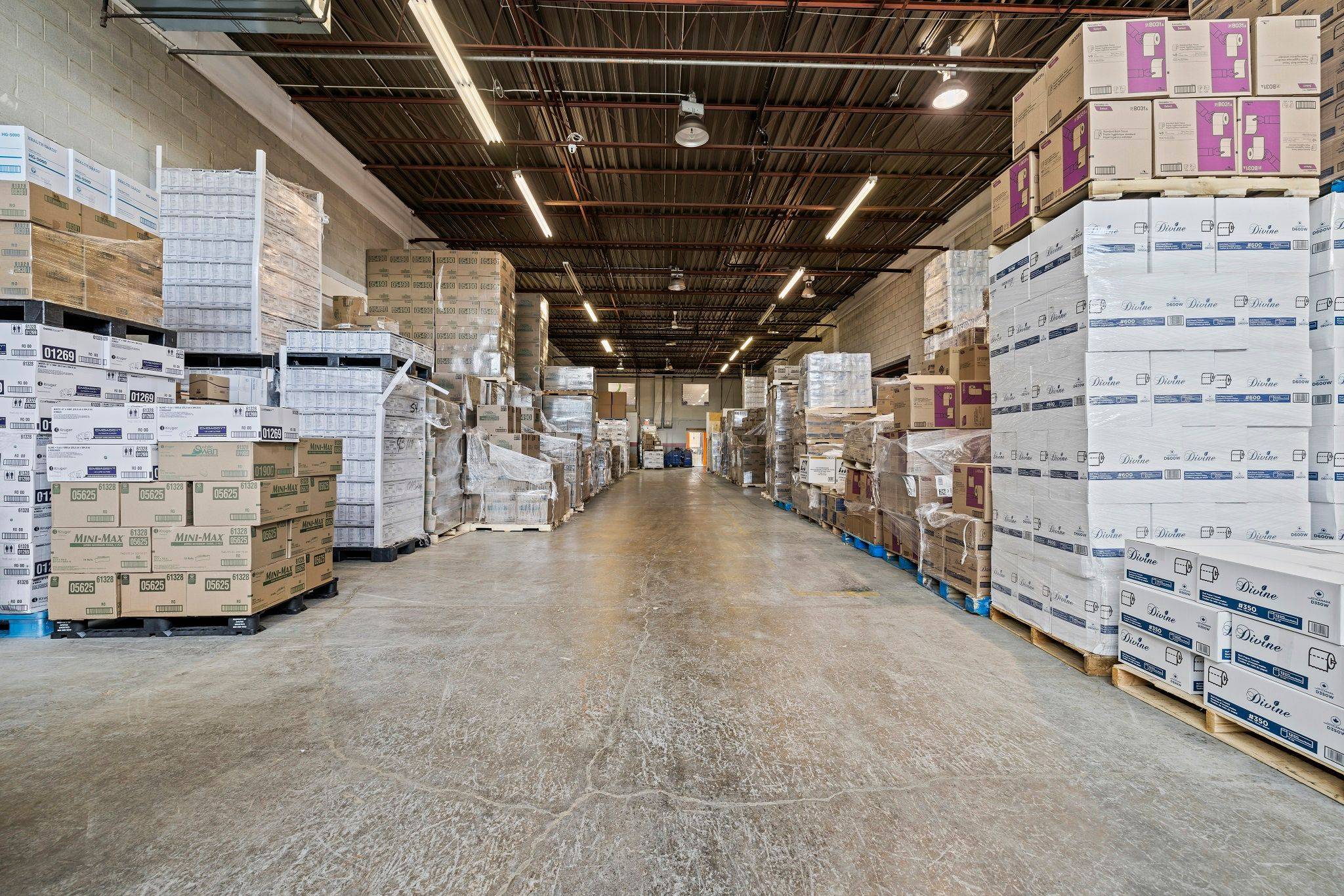 Toronto W05, ON M9L 1V3,368 Signet DR