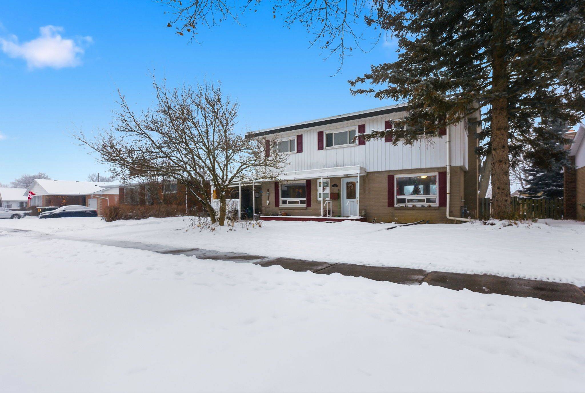 Quinte West, ON K8V 4C5,82 First AVE