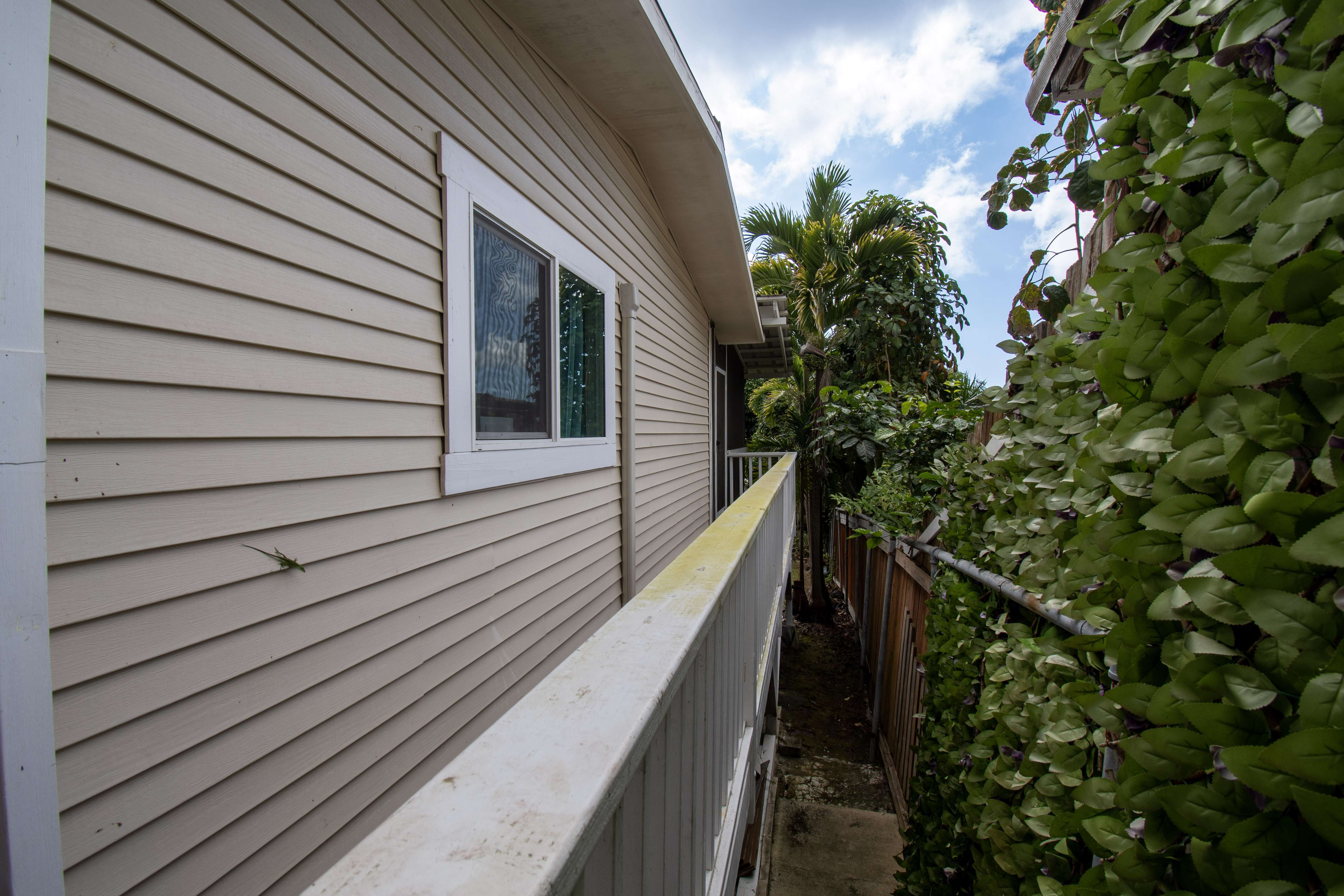 Kailua-kona, HI 96740,74-5156 PUUHALO ST