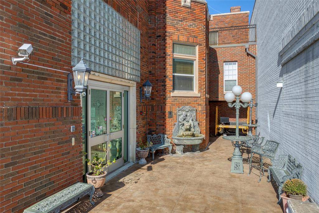 Denison, TX 75020,531 W Main Street