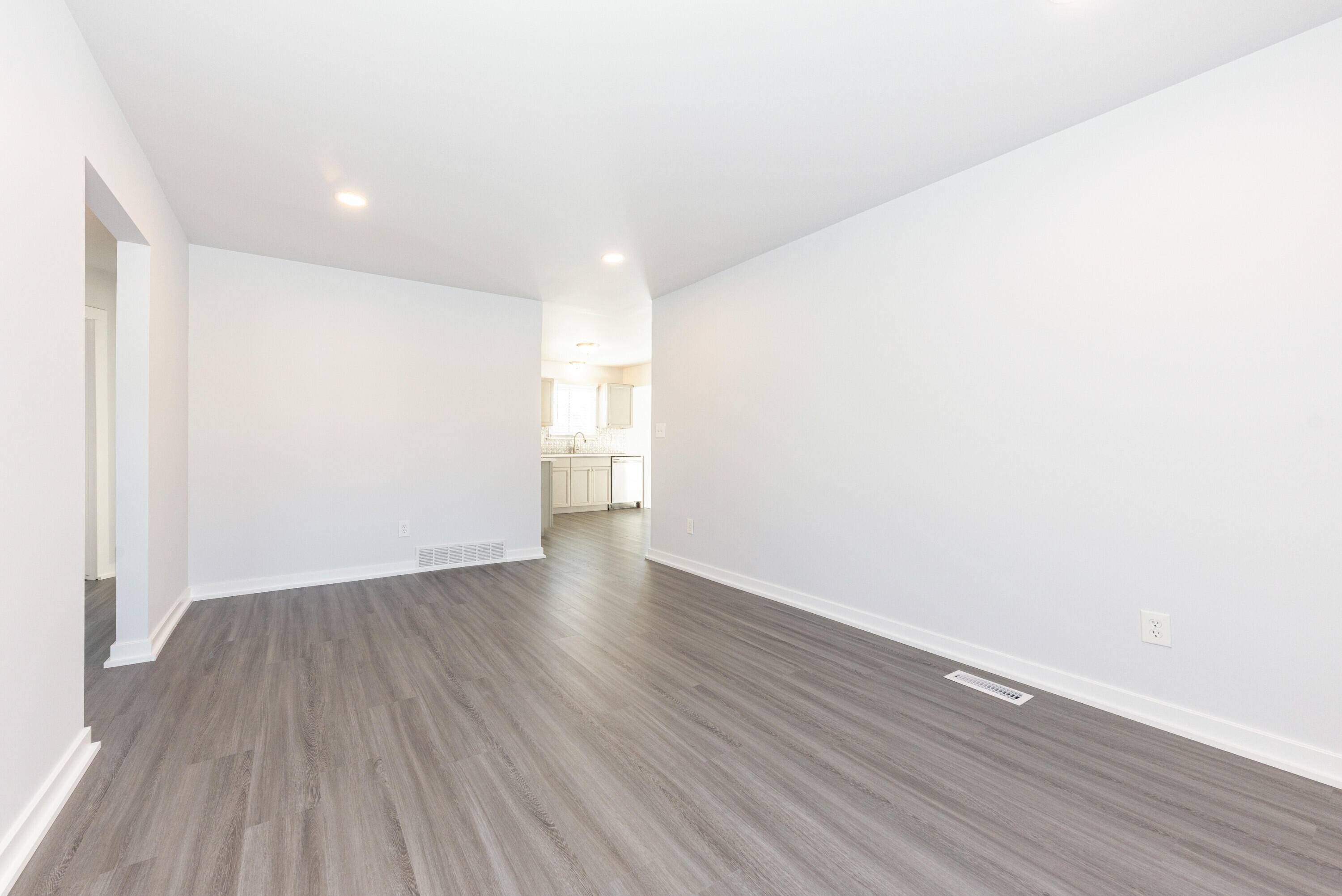 Livonia, MI 48154,38393 Mason ST