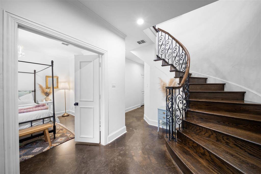 Dallas, TX 75204,3605 Live Oak Street