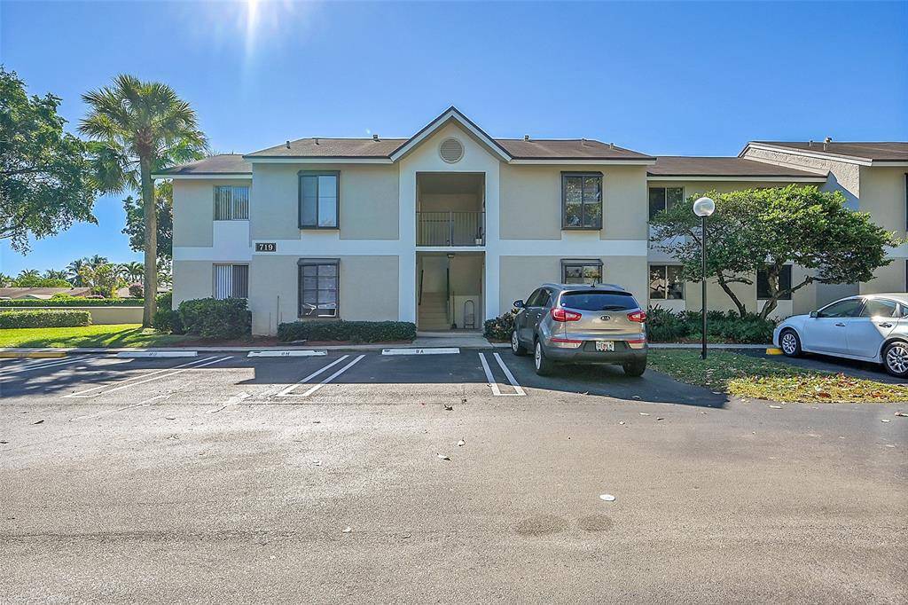 Pompano Beach, FL 33069,719 Gardens Dr #201