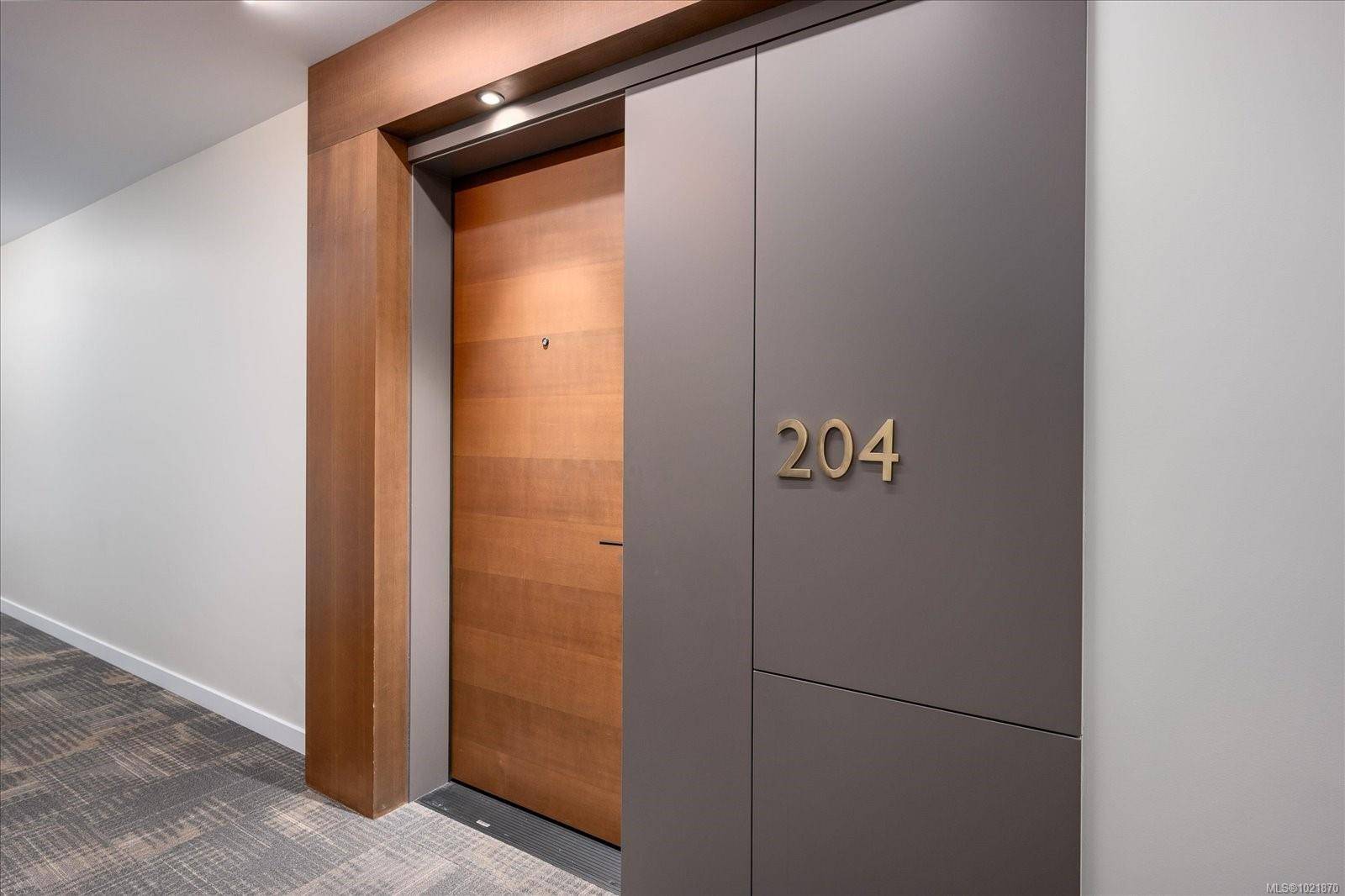 Parksville, BC V9P 0G4,100 Lombardy St #204