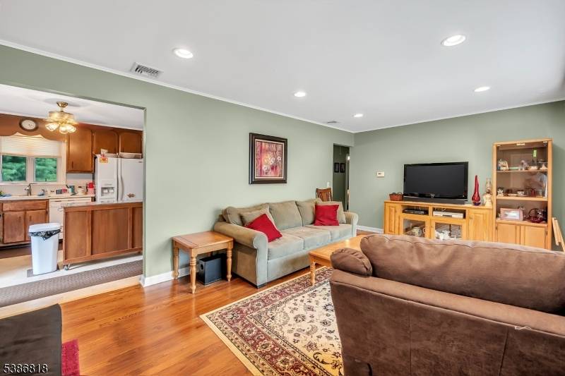 Bloomingdale Boro, NJ 07403,22 Chestnut St