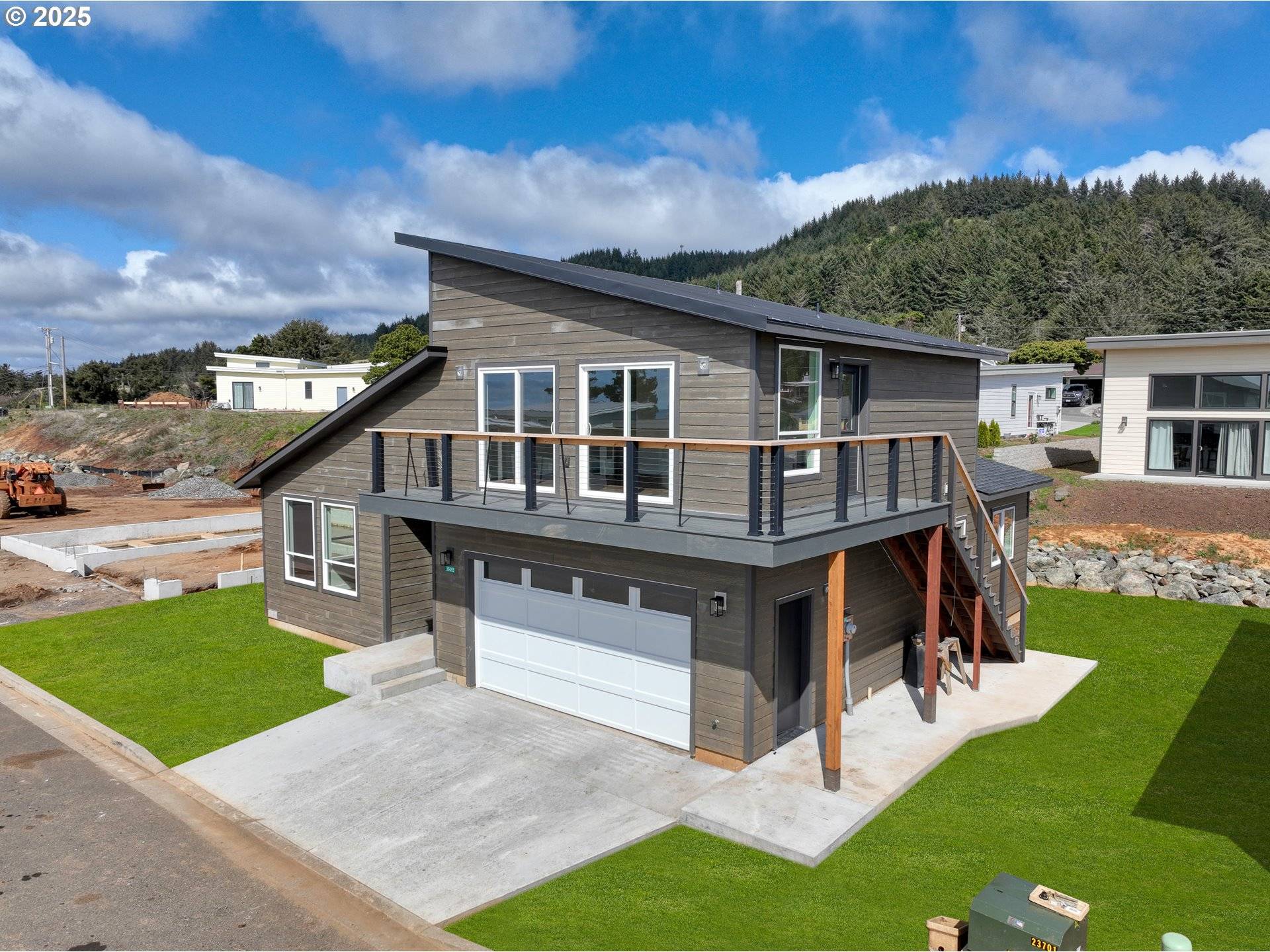 Gold Beach, OR 97444,30403 SAWYER WAY