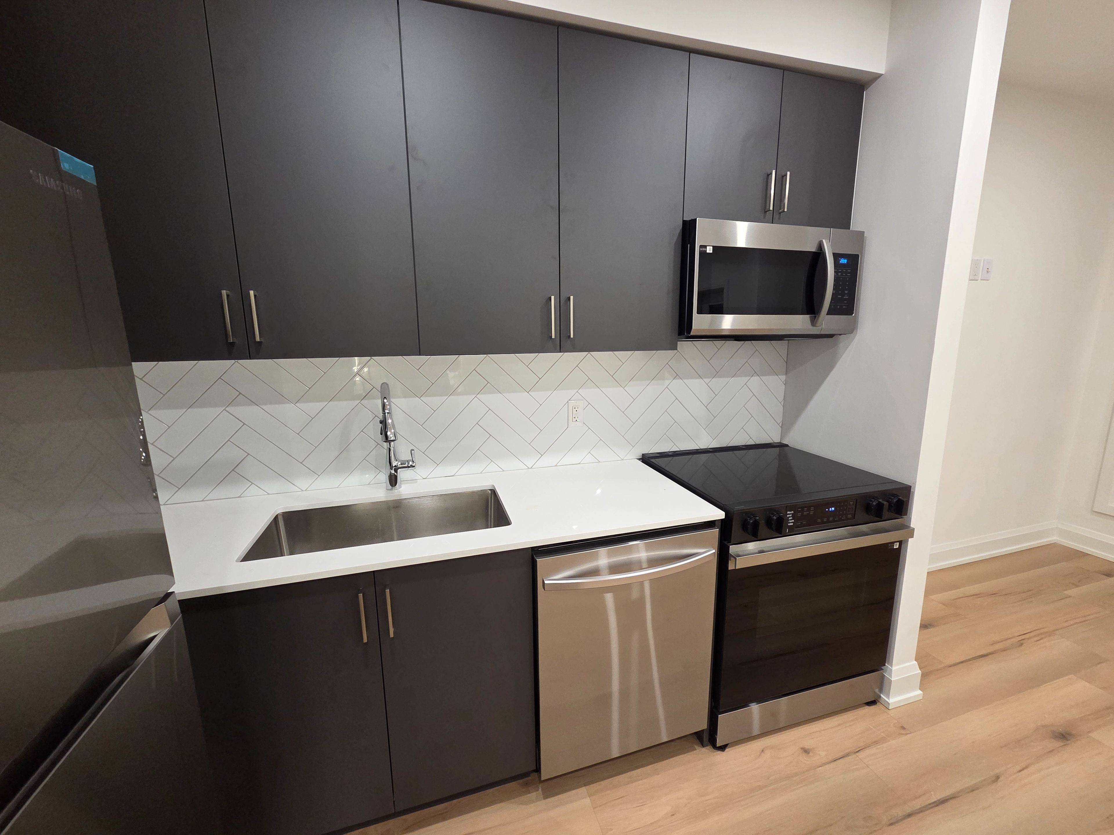 Toronto C03, ON M6C 3E7,55 Camberwell RD #1F