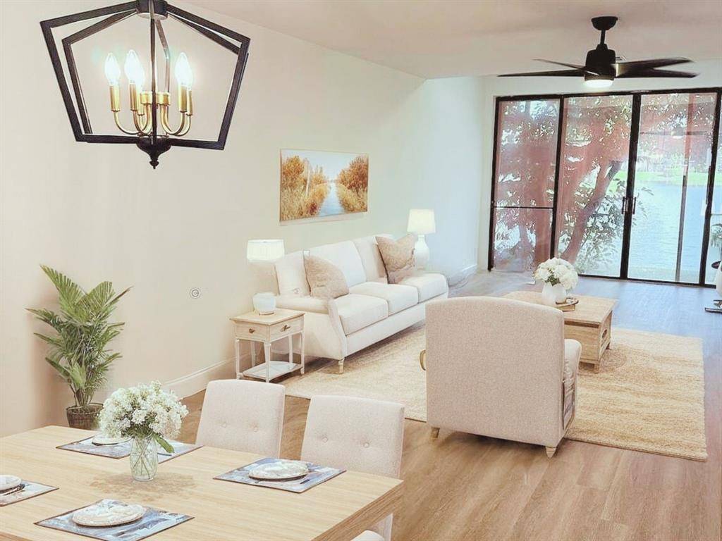 Coconut Creek, FL 33063,3964 E Cocoplum Cir #E