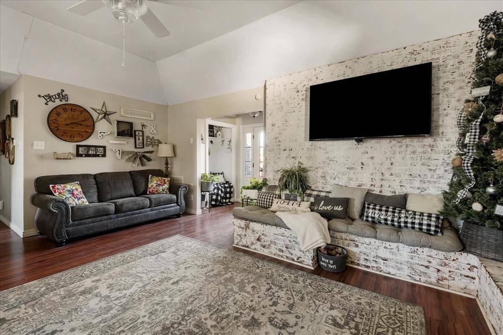 Quinlan, TX 75474,132 Curtis Lane