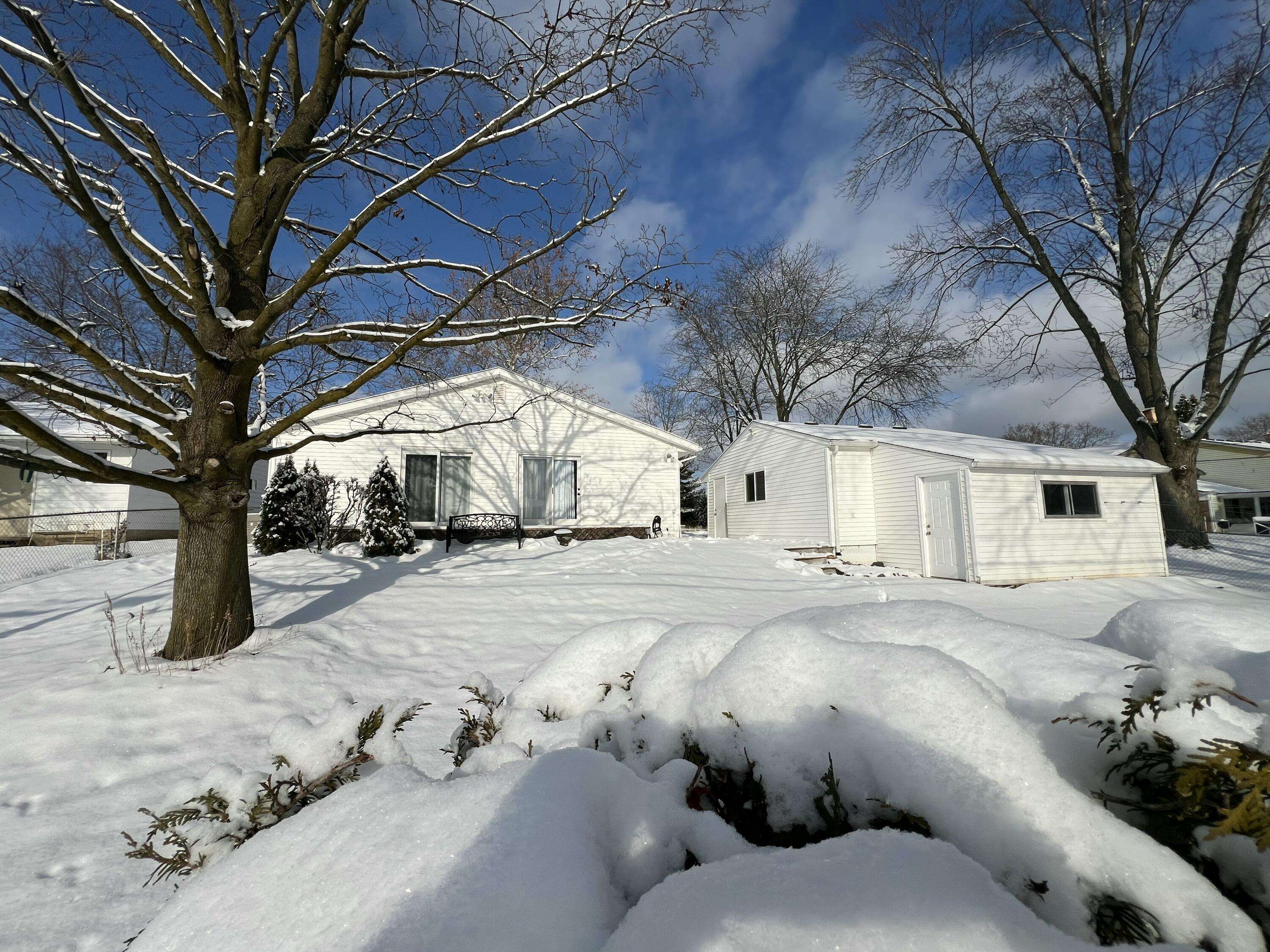 Saline, MI 48176,308 Wallace DR