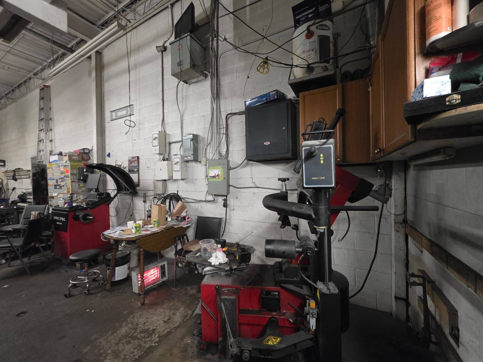 Toronto E11, ON M1B 2X7,86 Melford DR #8