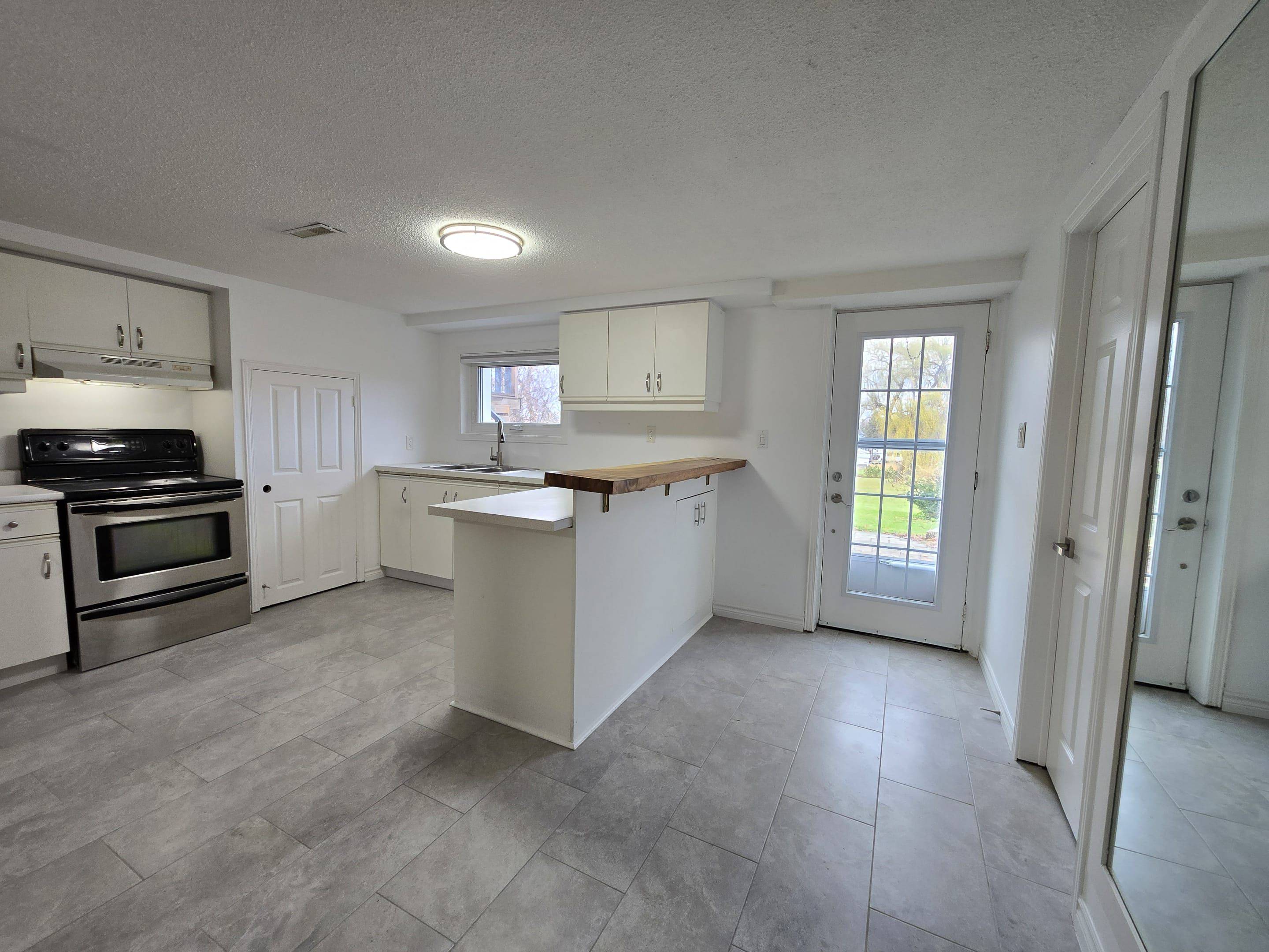 Georgina, ON L4P 3A7,276 Walter DR #BSMT