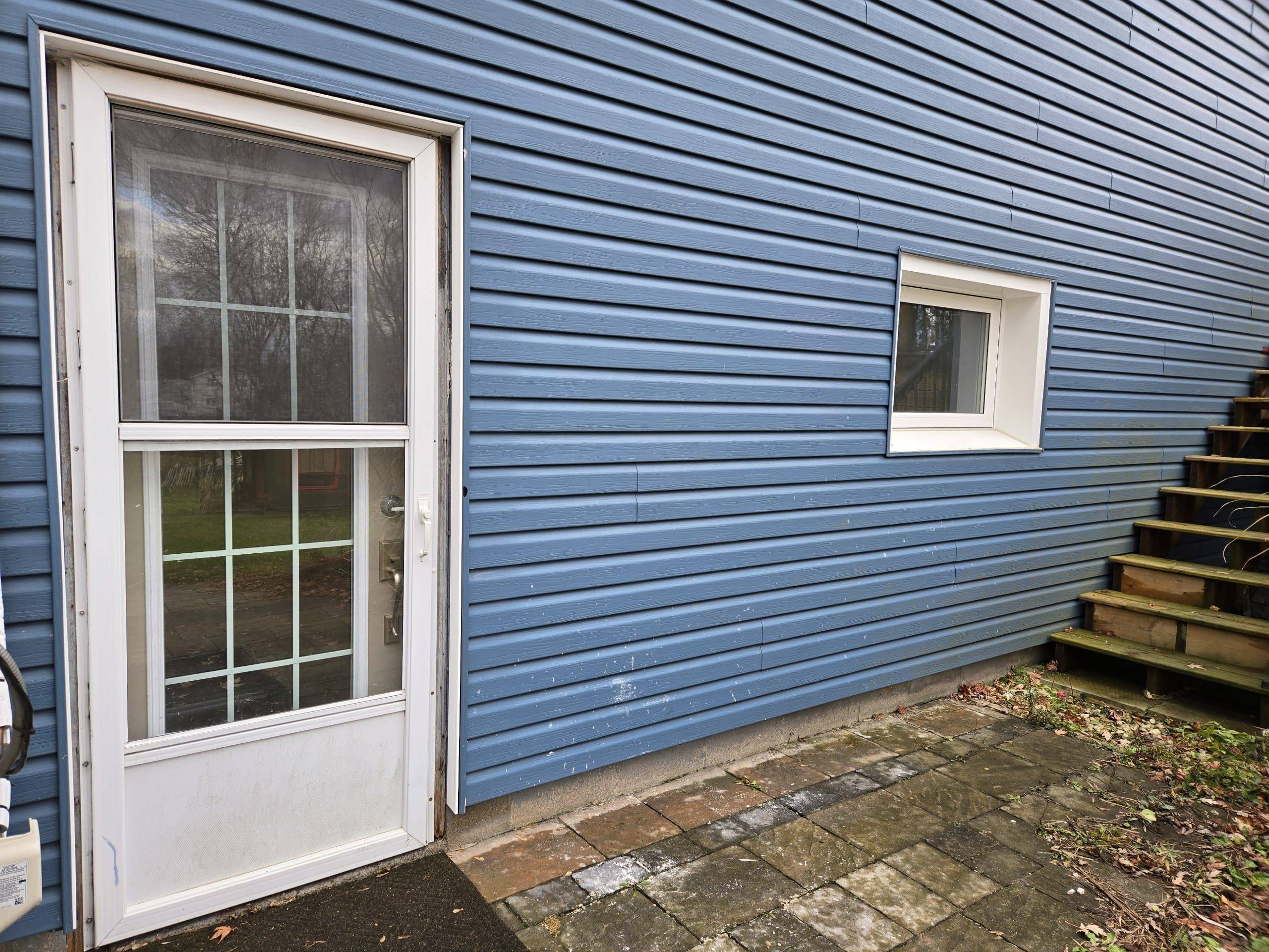 Georgina, ON L4P 3A7,276 Walter DR #BSMT