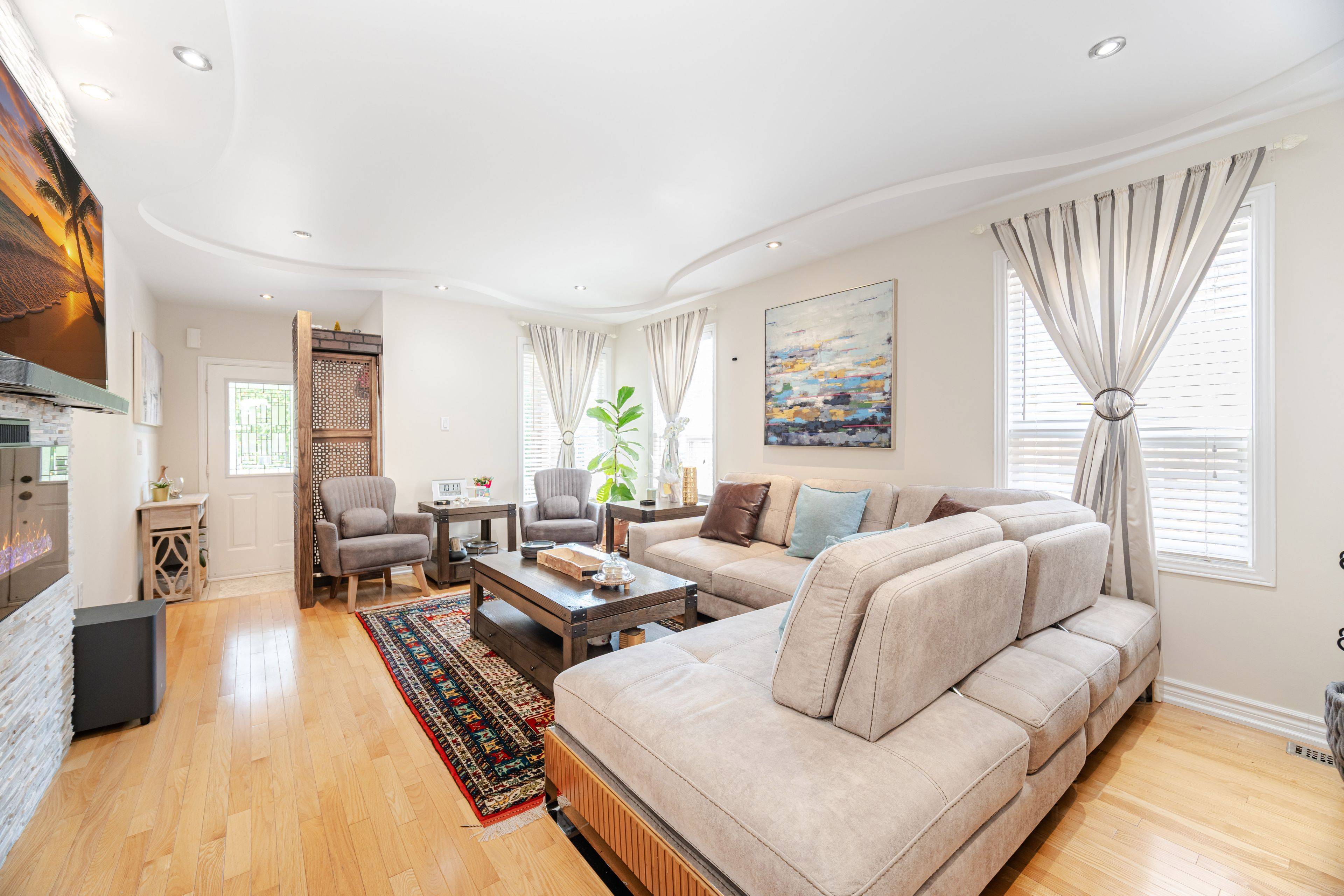 Newmarket, ON L3X 2R7,344 Marble PL