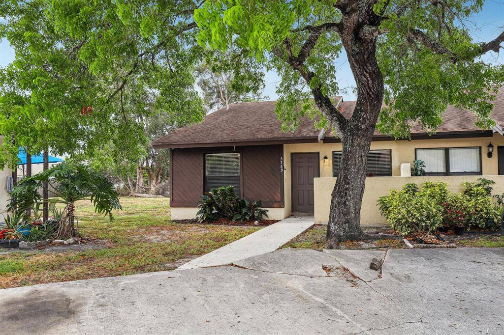 Greenacres, FL 33463,3789 Mil Pond Ct