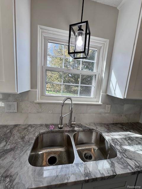 Novi, MI 48377,31063 Columbia DR