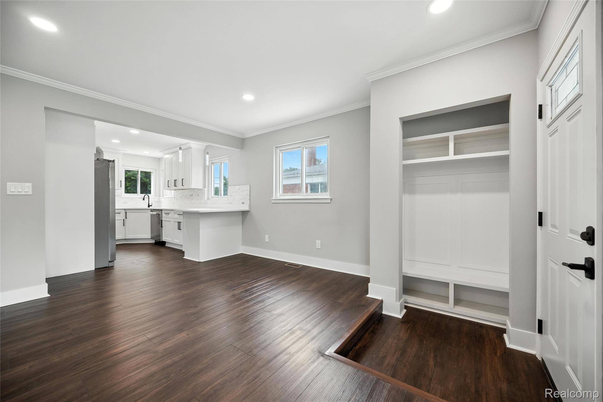 Royal Oak, MI 48073,1418 W 13 Mile RD W