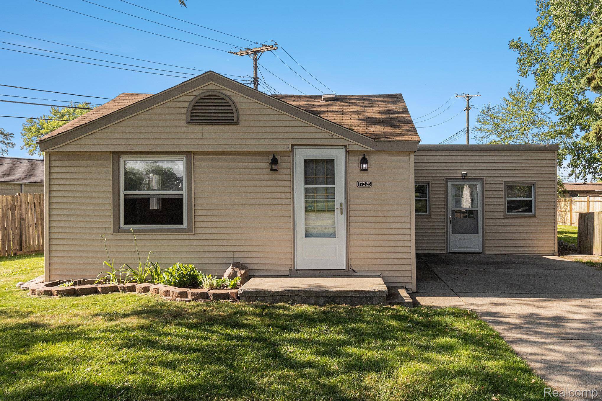 Fraser, MI 48026,17325 Doris