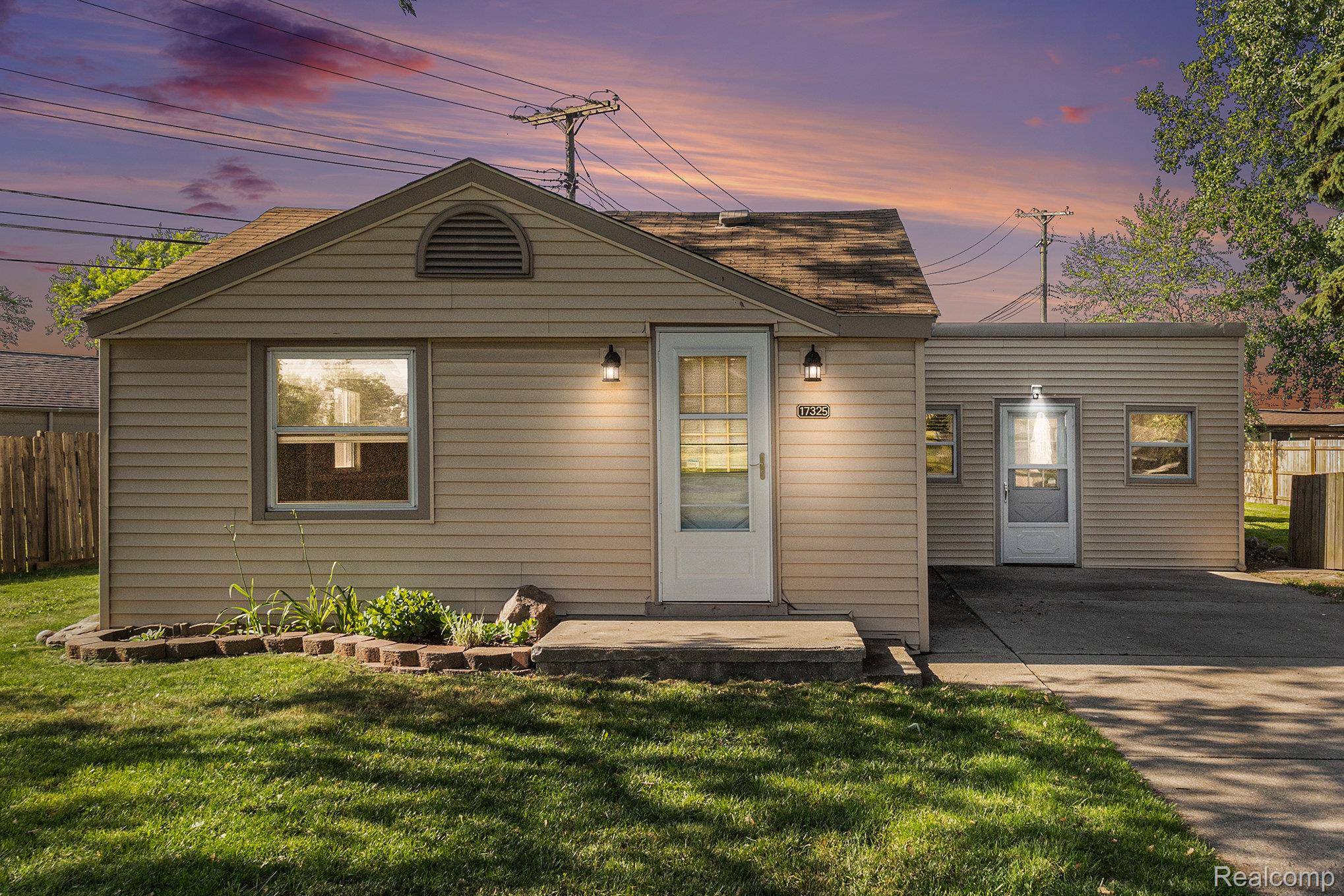 Fraser, MI 48026,17325 Doris