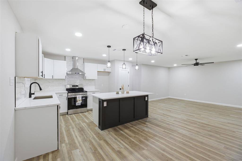 Hillsboro, TX 76645,214 W Madison Street