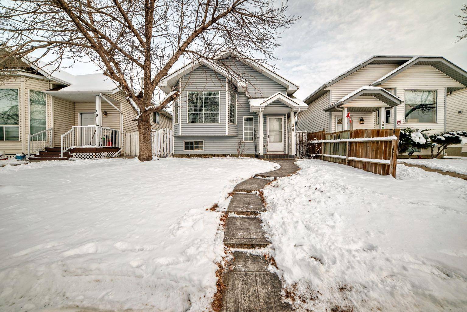 Calgary, AB T2B 3E4,34 ERIN MEADOW Close SE