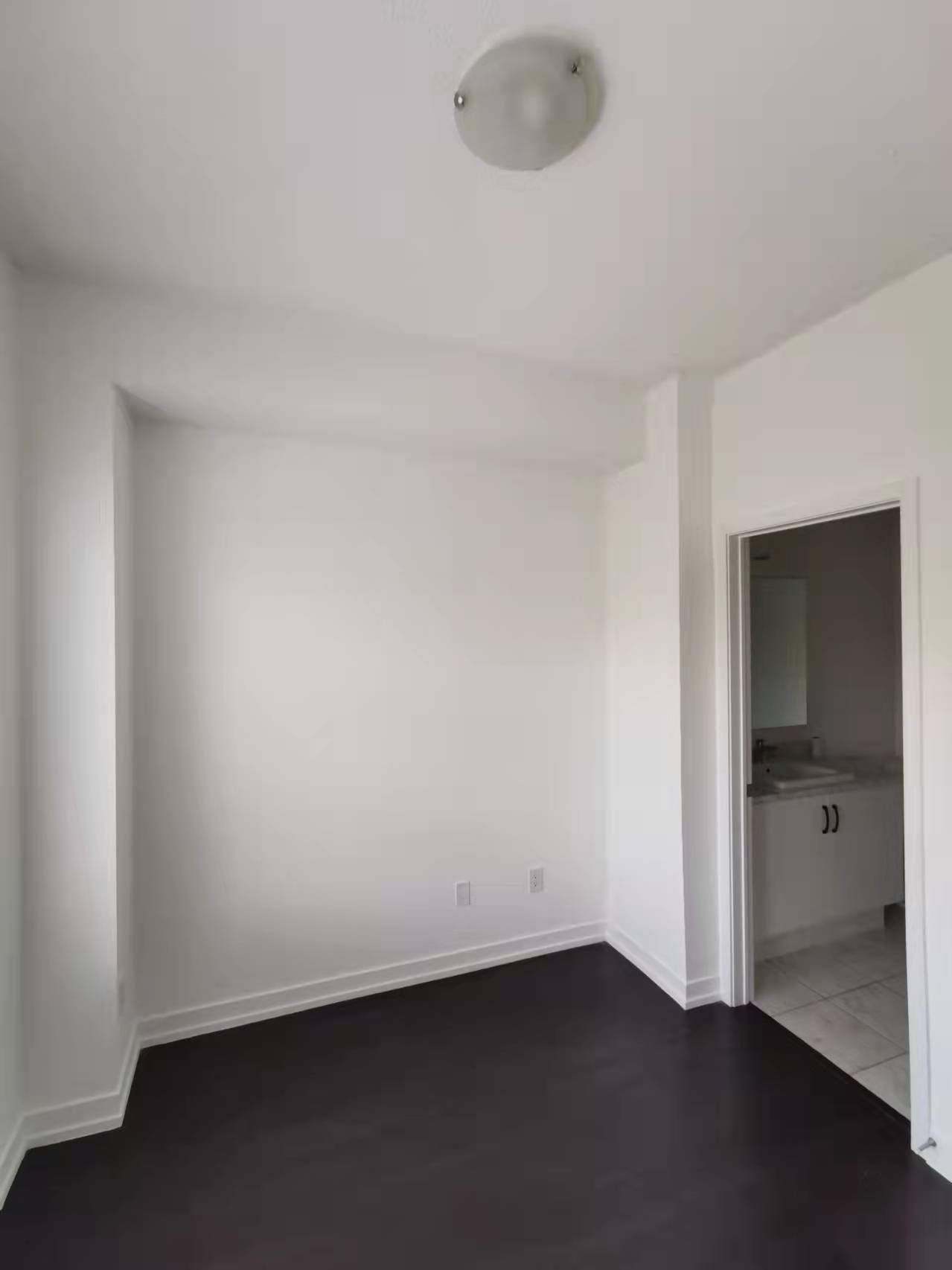 Newmarket, ON L3Y 0E1,209 Harding Park ST