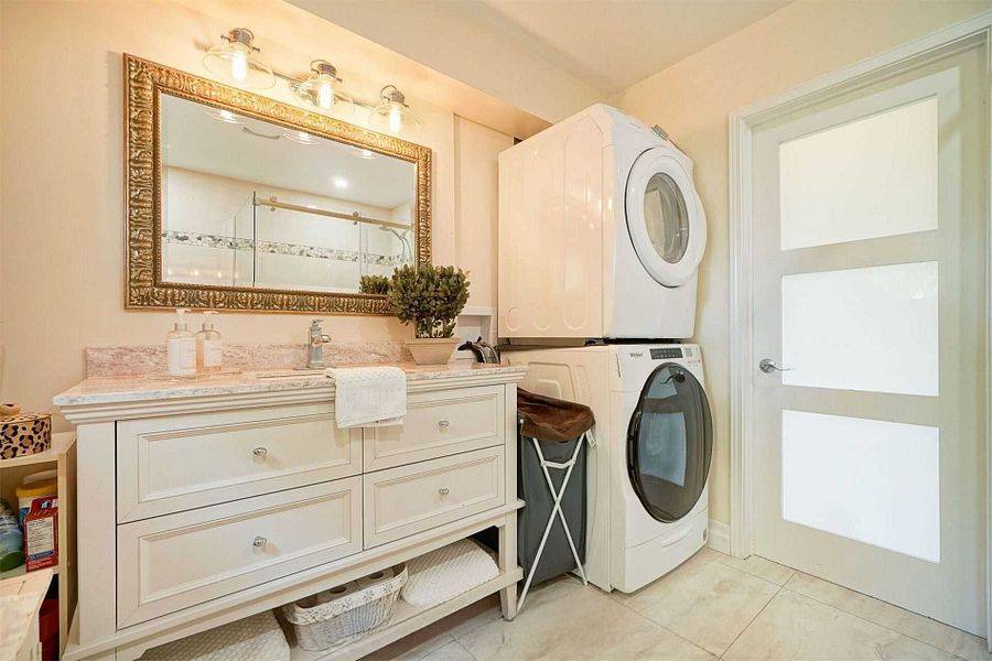 East Garafraxa, ON L9W 7J5,64312 dufferin county RD