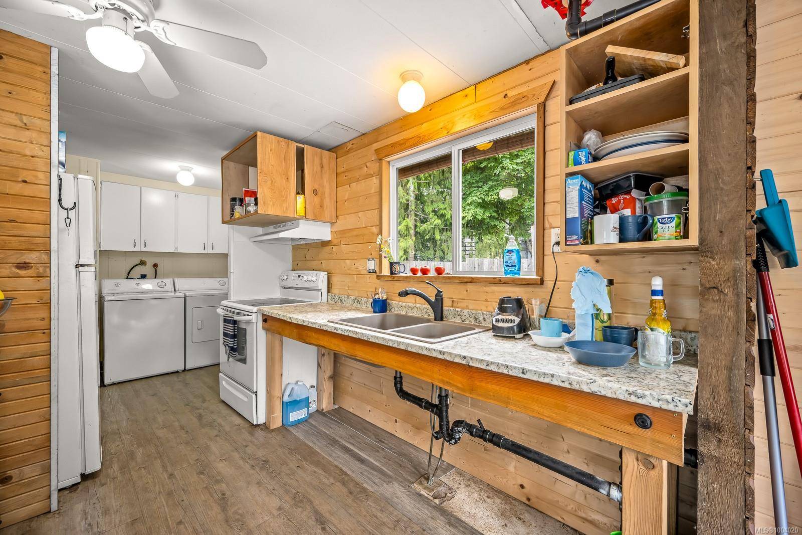 Fanny Bay, BC V0R 1W0,7865 Ships Point Rd